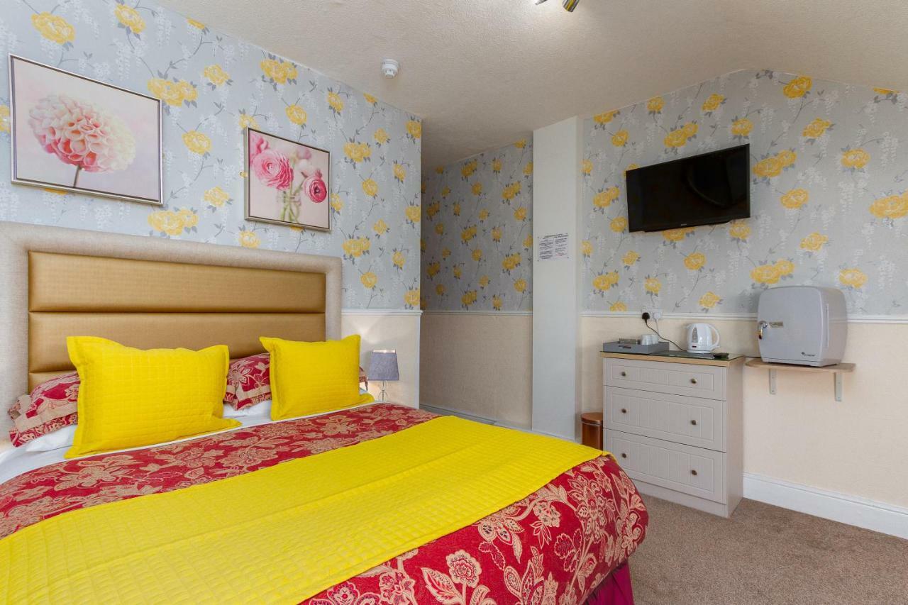 Valentine Lodge Over 21 Adult Couples Only Blackpool Esterno foto