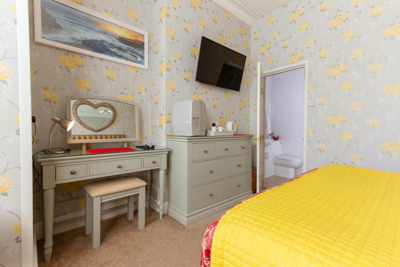 Valentine Lodge Over 21 Adult Couples Only Blackpool Esterno foto