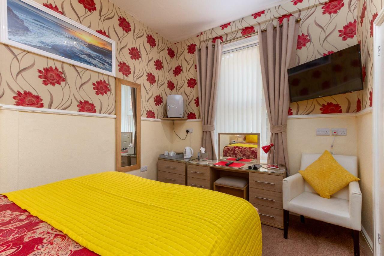 Valentine Lodge Over 21 Adult Couples Only Blackpool Esterno foto