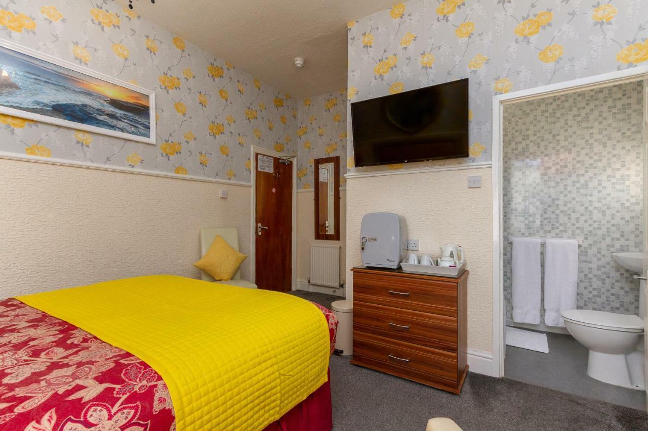 Valentine Lodge Over 21 Adult Couples Only Blackpool Esterno foto