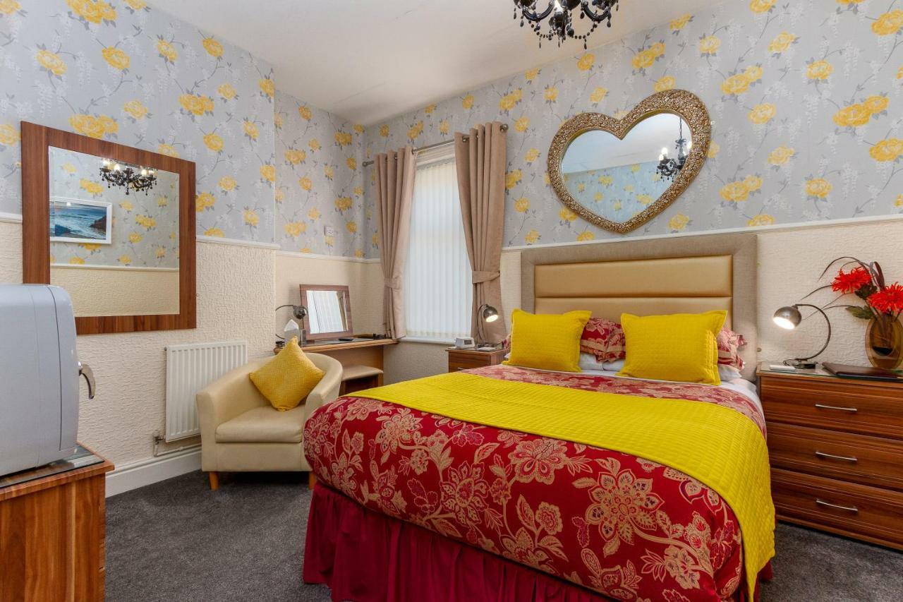 Valentine Lodge Over 21 Adult Couples Only Blackpool Esterno foto