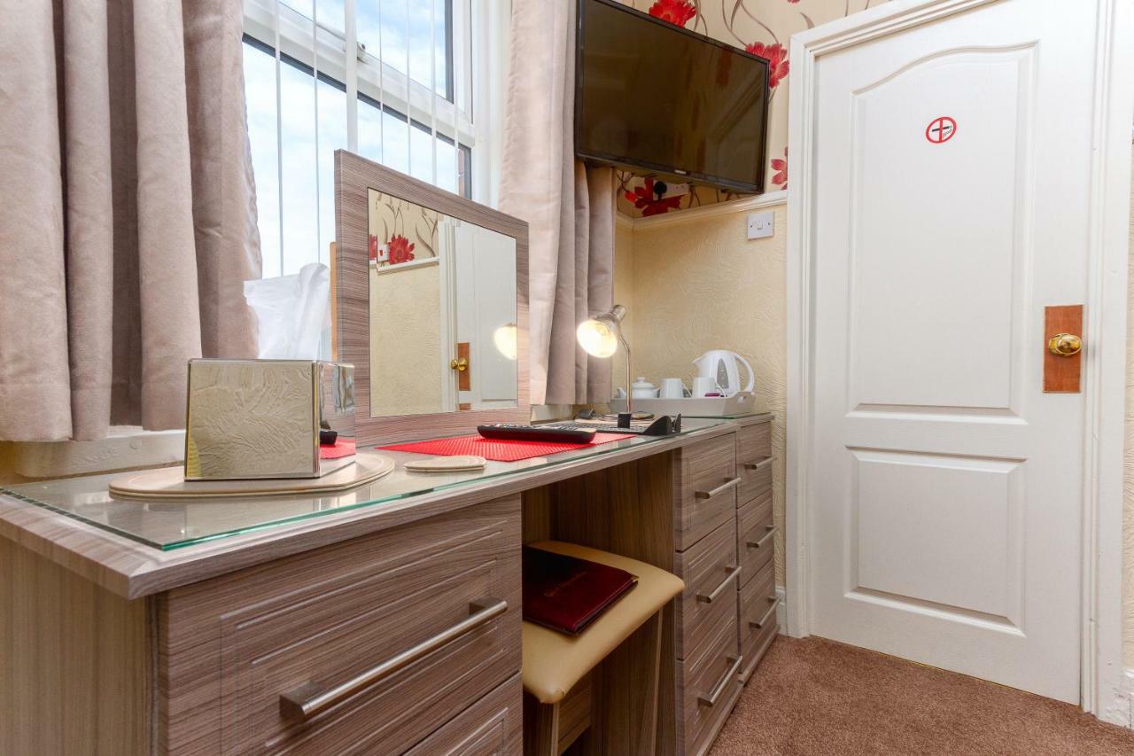 Valentine Lodge Over 21 Adult Couples Only Blackpool Esterno foto