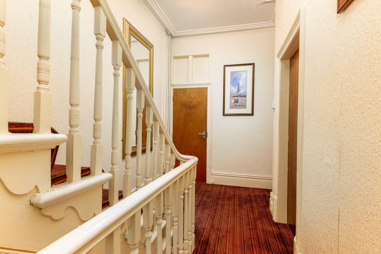 Valentine Lodge Over 21 Adult Couples Only Blackpool Esterno foto